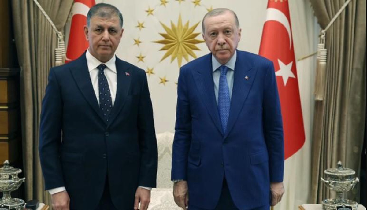 Cemil Tugay AK Parti'ye geçiyor, İzmir AK Parti'ye mi geçiyor?