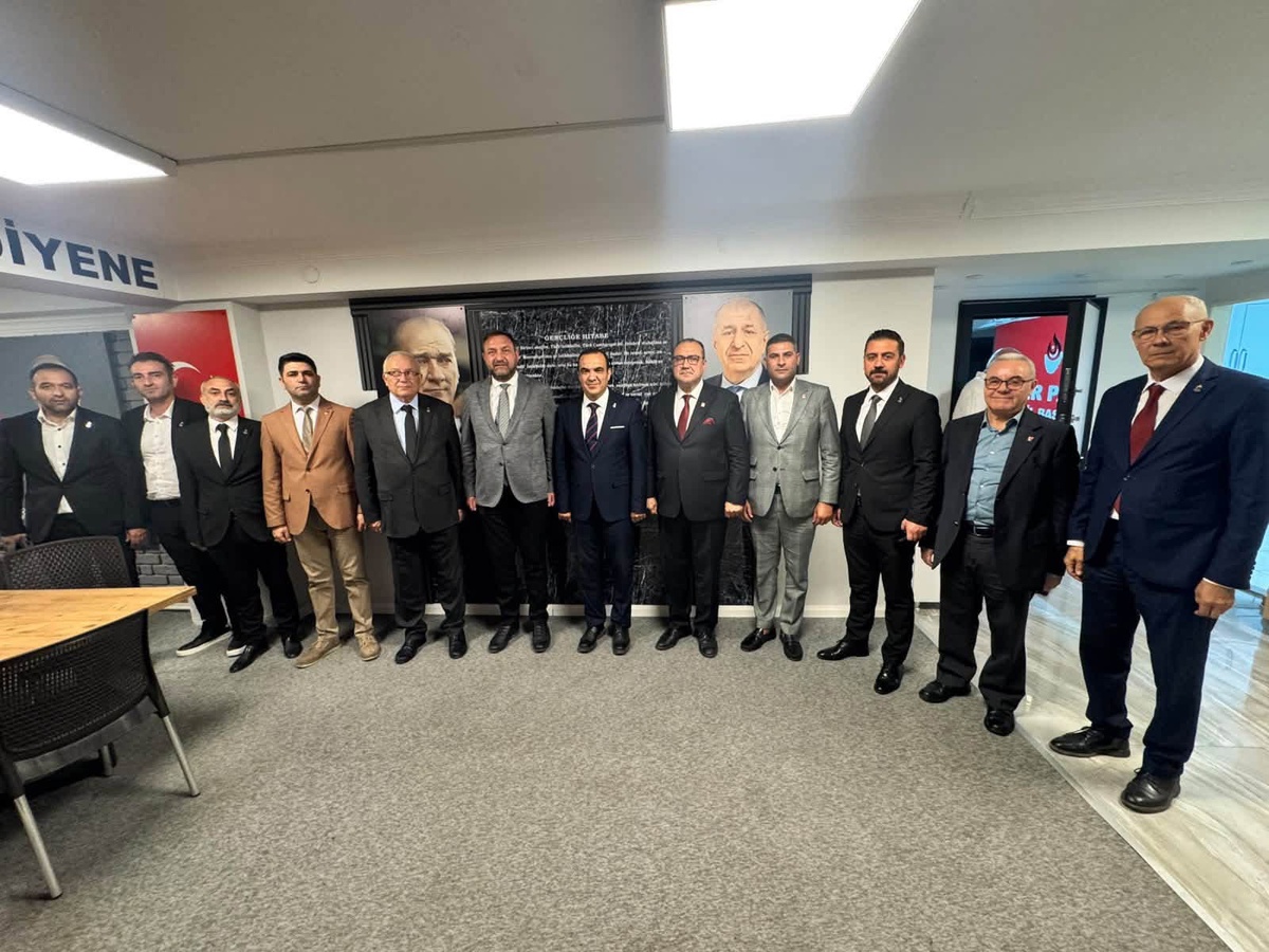 CHP İzmir İl Başkanı Gümrükçü, Zafer, Saadet ve TSİP ile ortak akıl buluşması yaptı