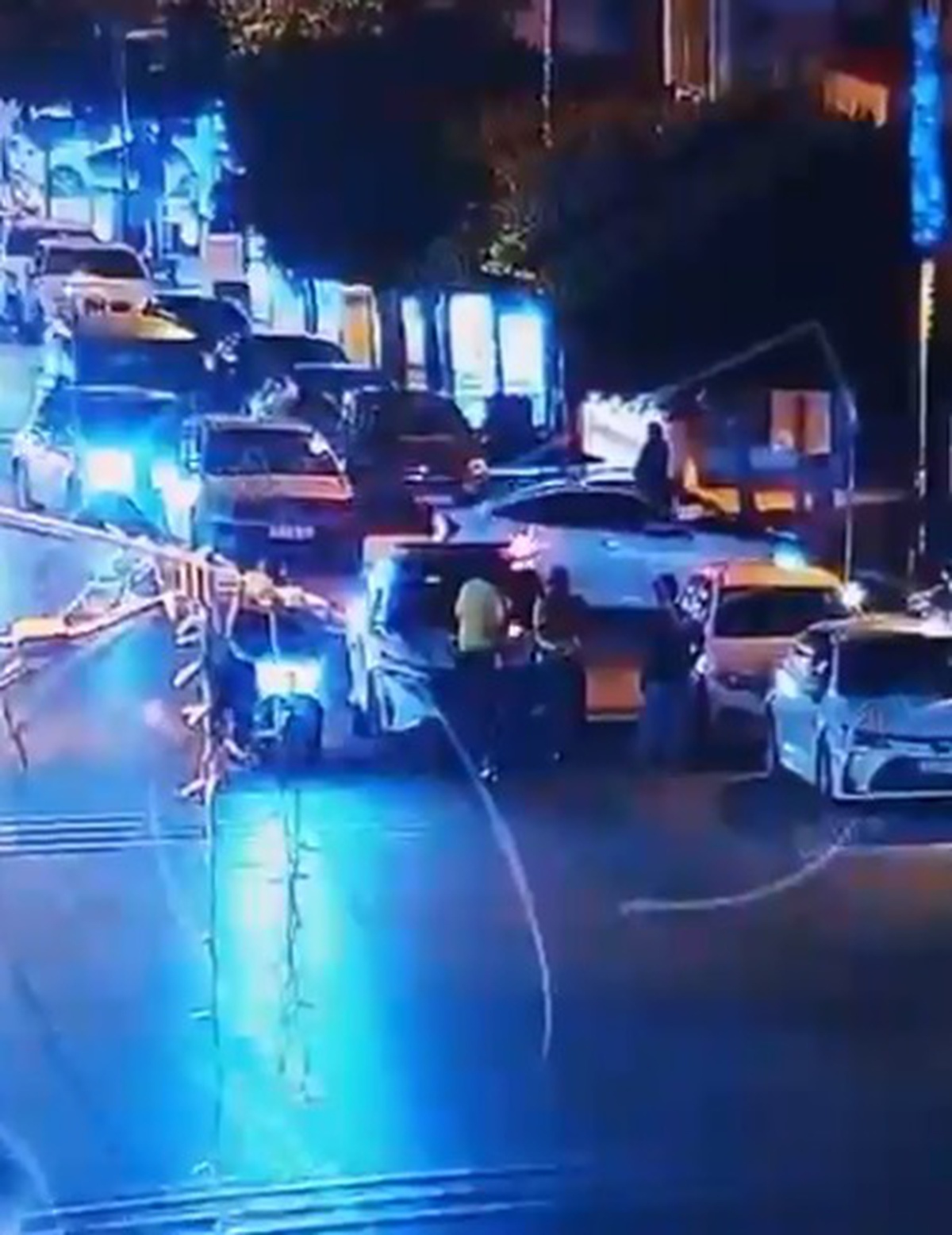 Hatay Dörtyol'da polis, soluk borusuna yemek kaçan sürücüyü Heimlich ile kurtardı
