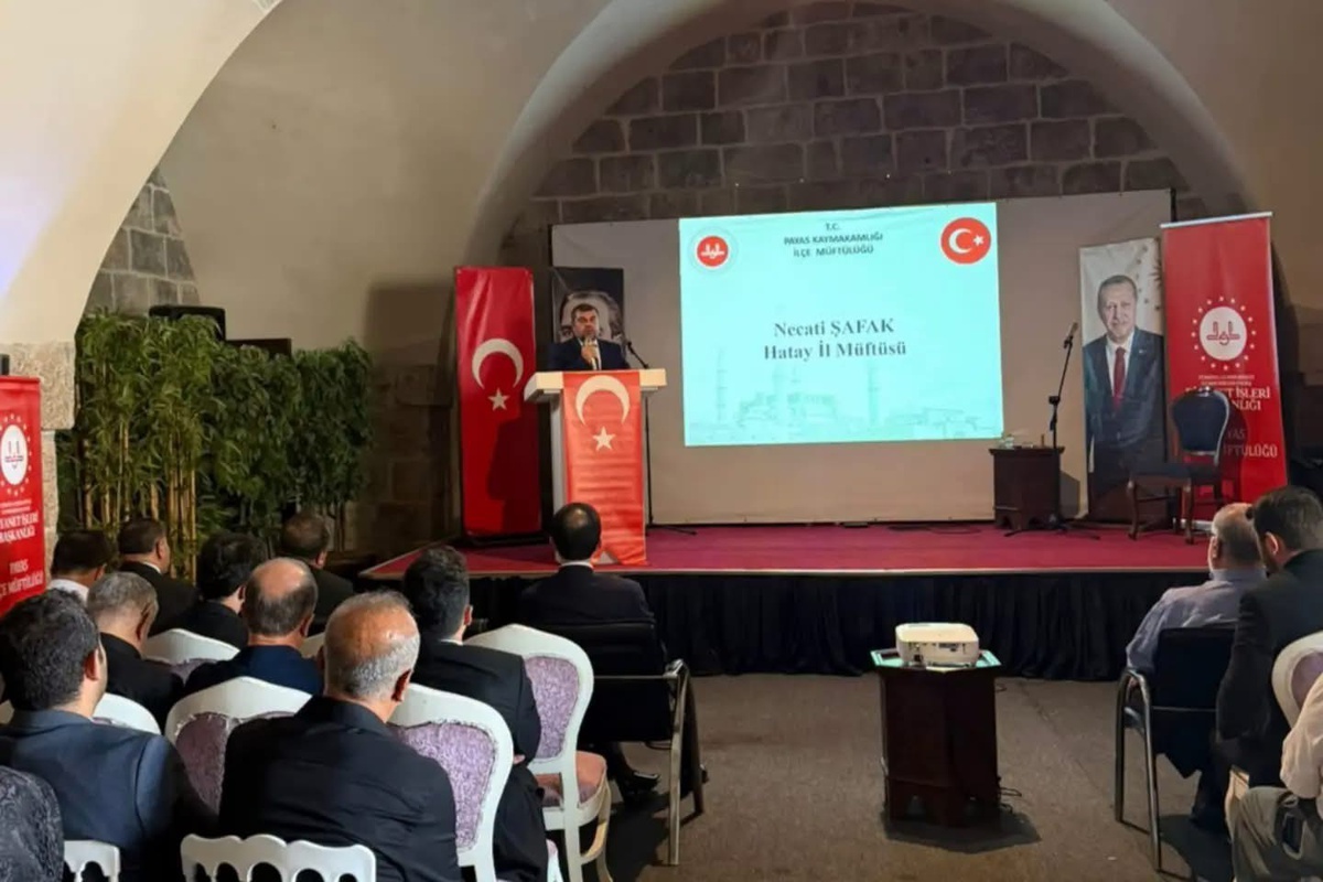 Hatay Payas'ta Mevlid-i Nebi programında İl Müftüsü Necati Şafak konuştu