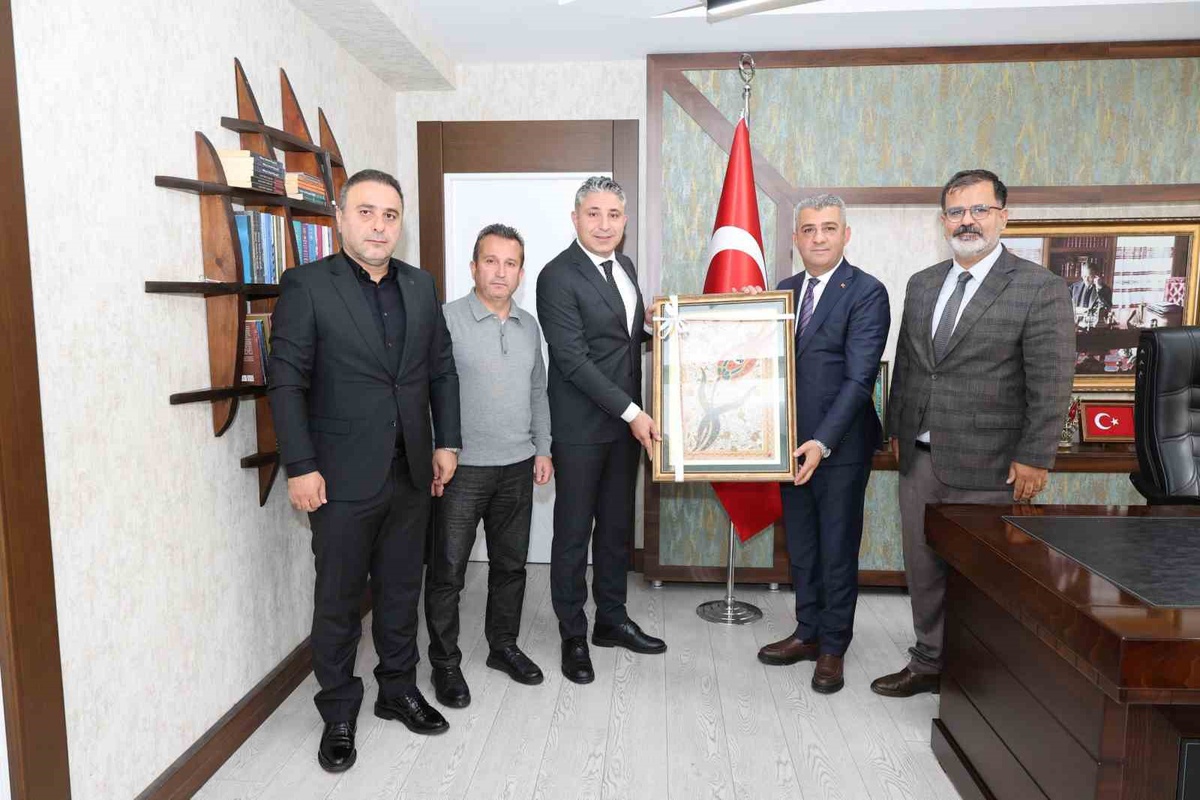 İstanbul'dan eğitim yöneticileri Erzurum İl Milli Eğitim Müdürü Ekici'yi ziyaret etti
