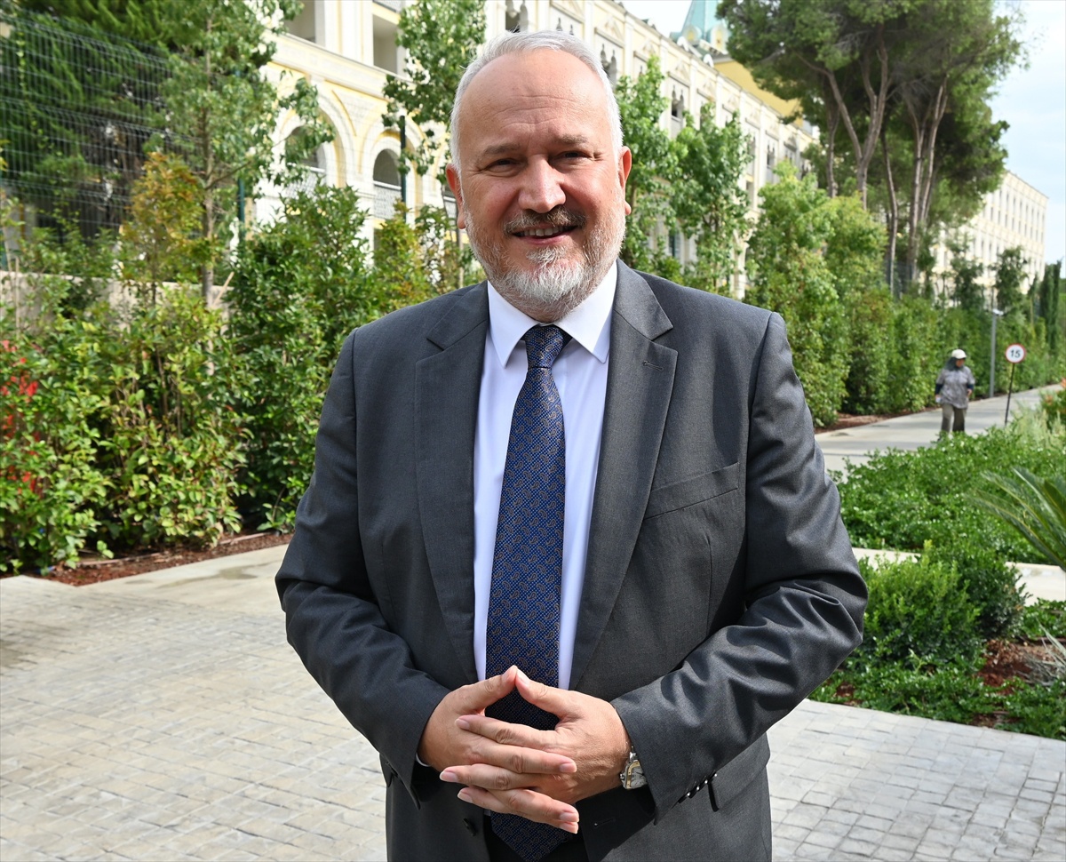Kavaloğlu, Antalya ve İstanbul dışında yeni destinasyonların gerektiğini söyledi