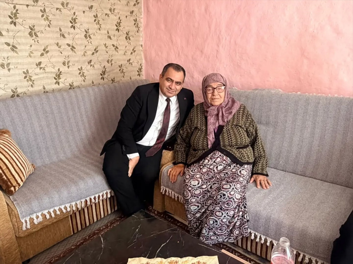 Kırklareli'nde düzenlenen Gebe ve Lohusa Buluşması'nda anne adaylarına belge verildi