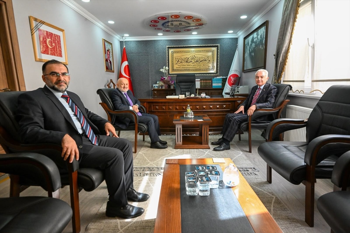 Kırklareli Valisi Turan, görevine başlayan İl Müftüsü Işıldar'ı ziyaret etti