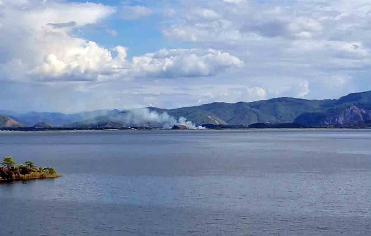 Muğla'da Köyceğiz ile Ortaca arasındaki sazlıkta çıkan yangın büyümeden söndürüldü