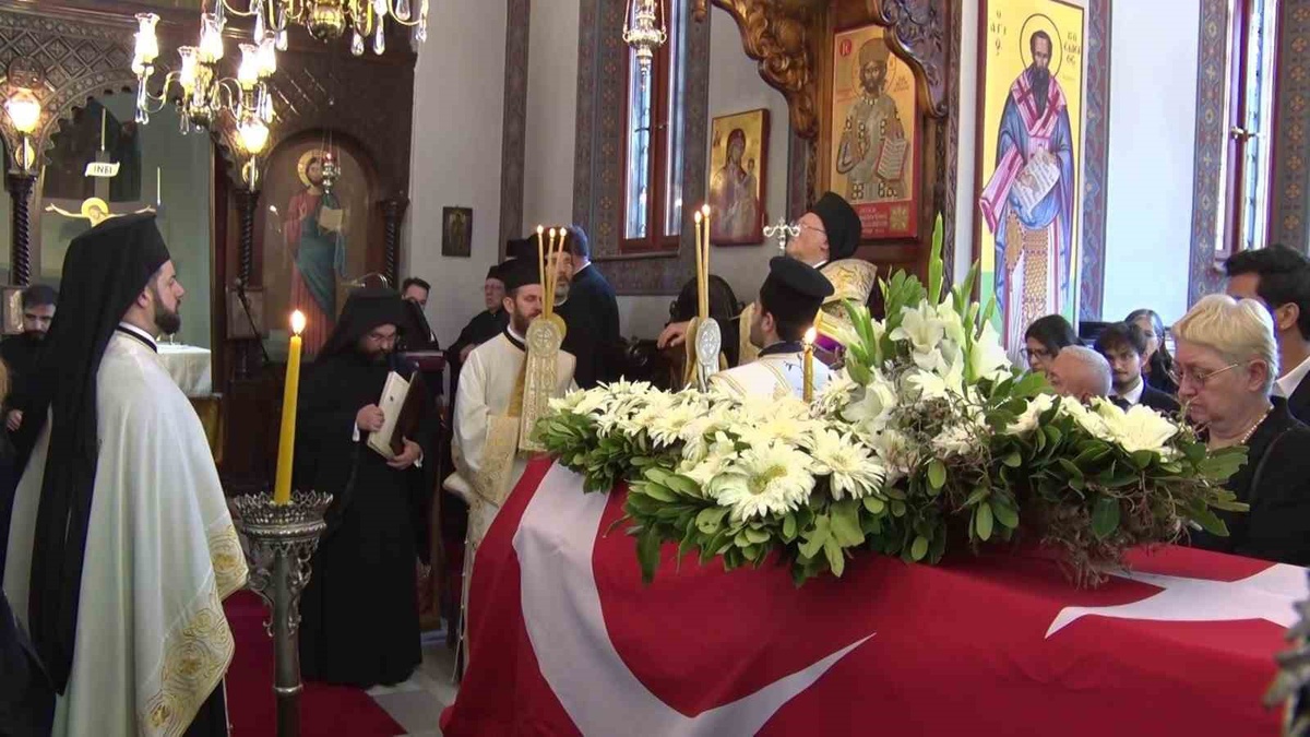 Prof. Dr. İoanna Kuçuradi, Şişli Rum Ortodoks Mezarlığı'nda defnedildi