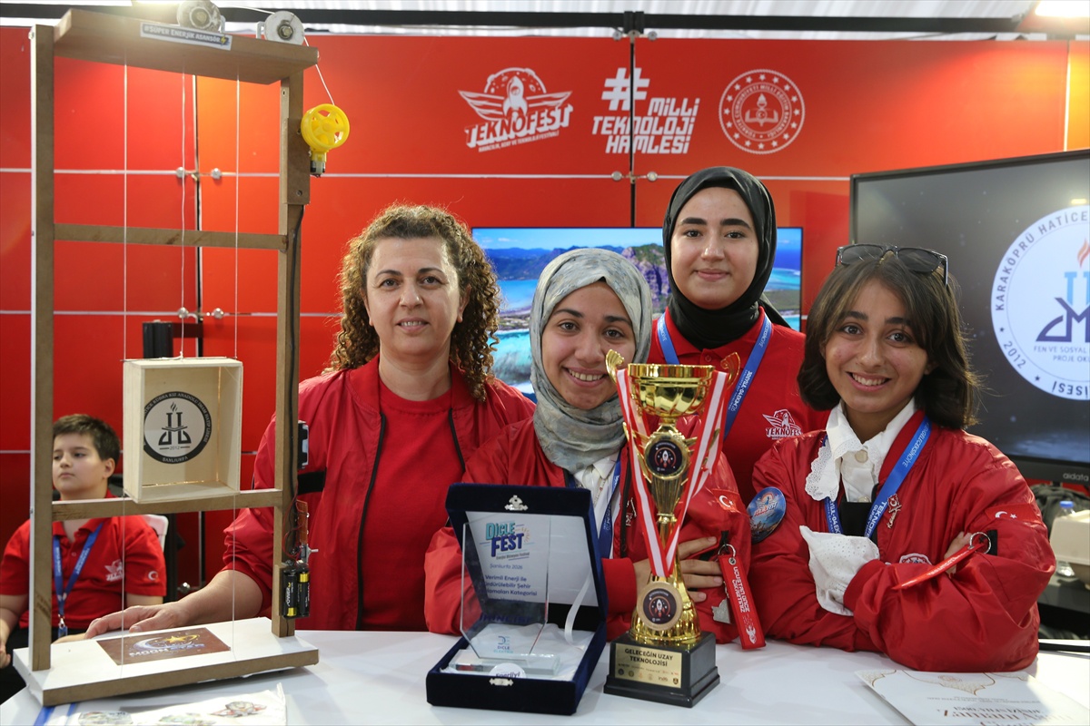 Şanlıurfa'daki öğrenciler asansör projesiyle TEKNOFEST Güneydoğu'da ikincilik kazandı