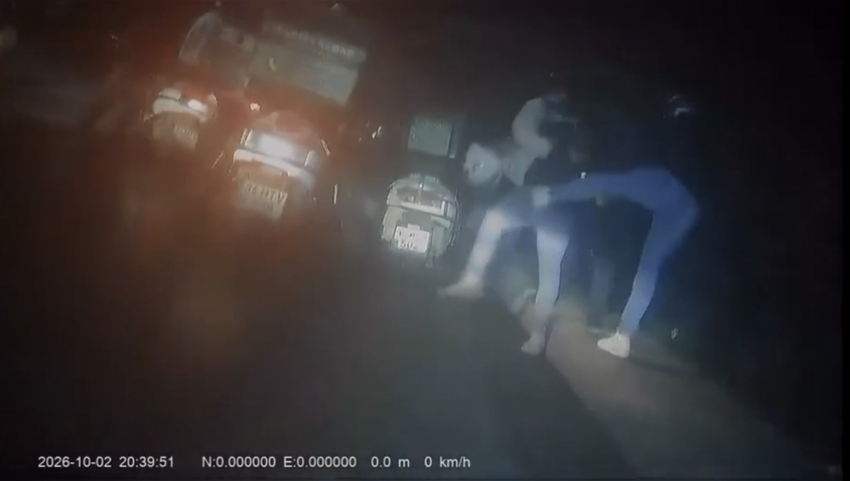 Sarıyer’de ablasıyla ilişkisine karşı çıkan motokuryeyi tekme tokat darbetti; başına kaskla vurdular