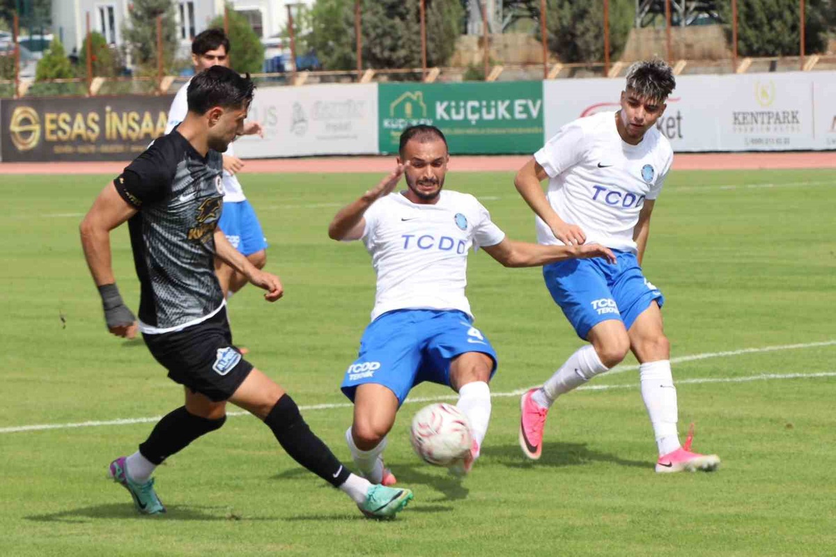 TFF 2. Lig 5. hafta maçında Kahramanmaraş İstiklalspor, Ankara Demirspor'u 1-0 yendi.