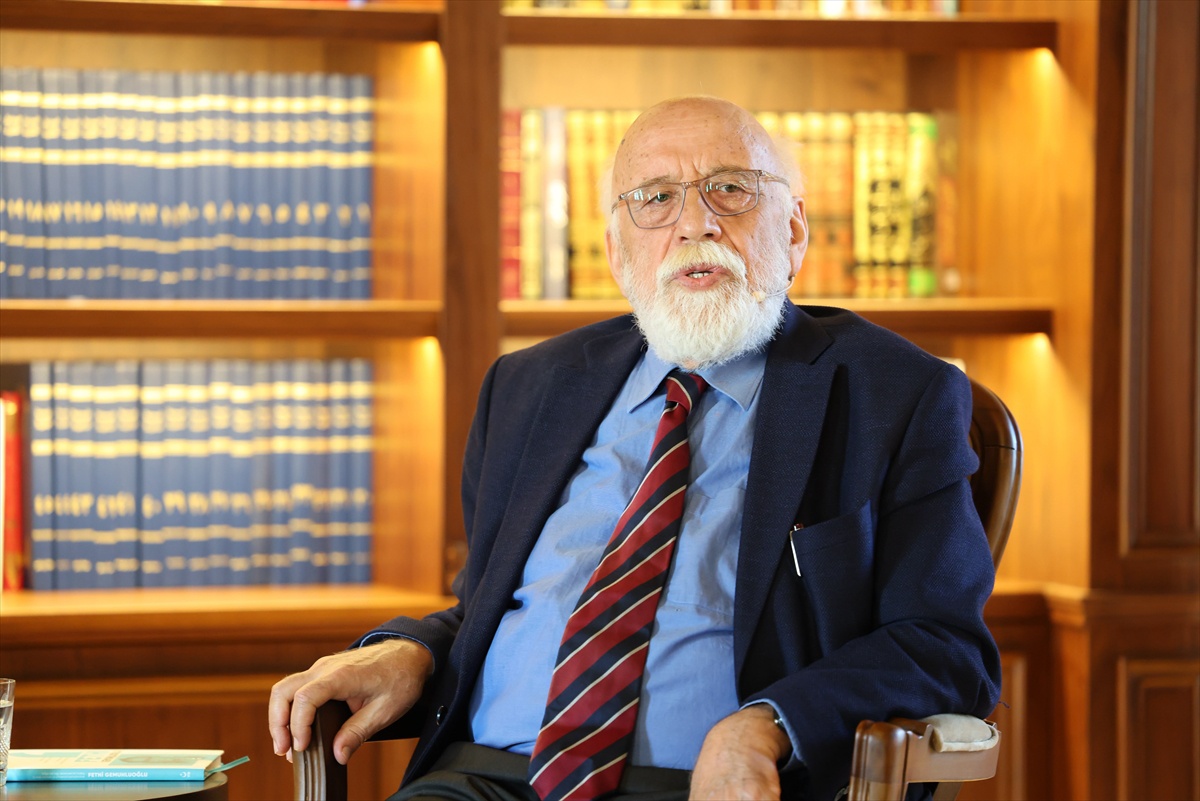YTB'nin yayımladığı Fethi Gemuhluoğlu kitabının tanıtımı İstanbul'da yapıldı
