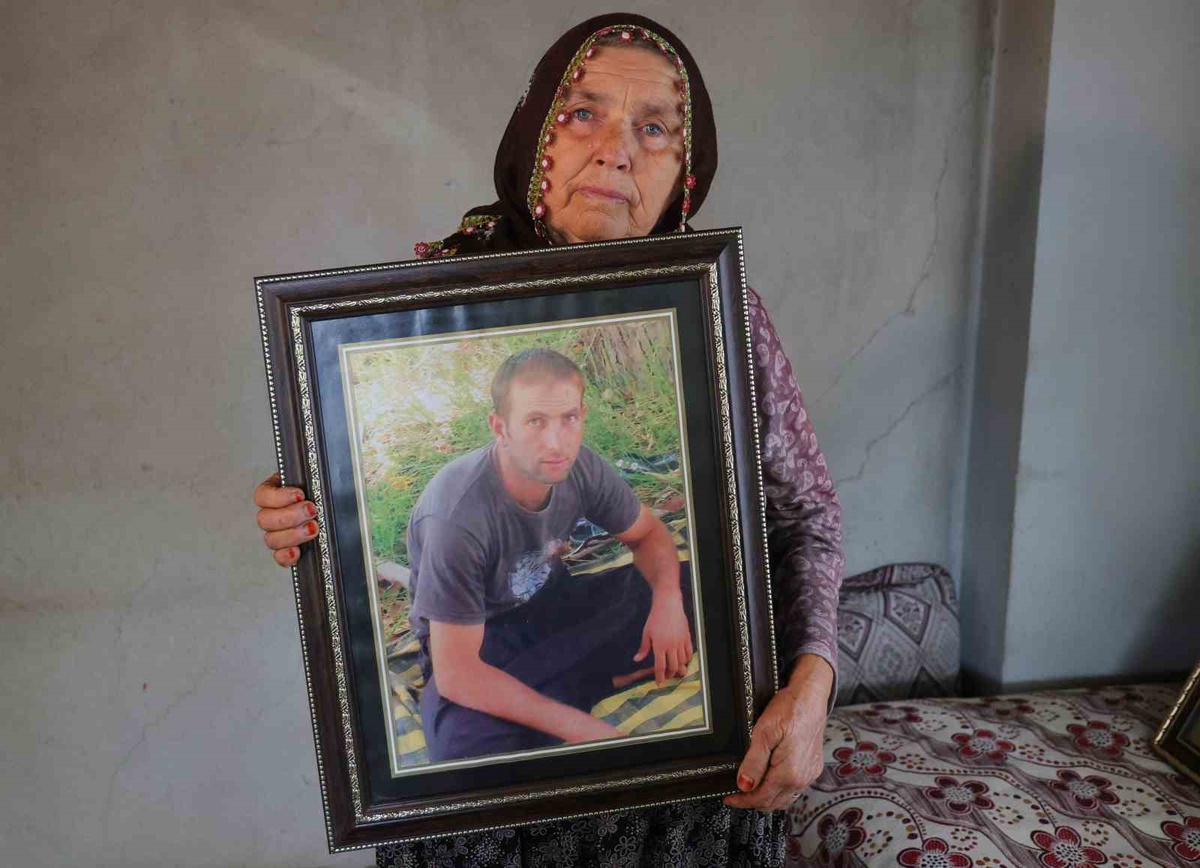 Adana'da 14 yıl önce kaybolan Ertuğrul Kütük'ün annesi oğluna mezar arıyor