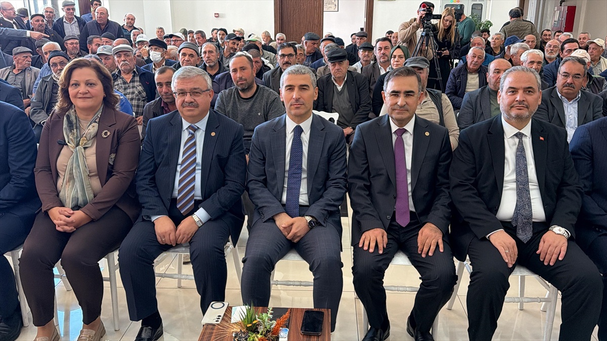 Afyonkarahisar'da 296 çiftçiye 54 bin kilo buğday tohumu dağıtıldı