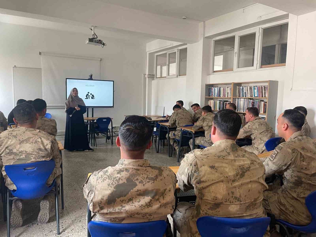 Aile ve Sosyal Hizmetler, Bayburt jandarmasına psikolojik ilk yardım eğitimi verdi