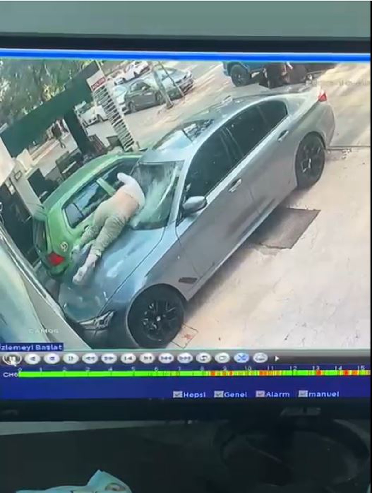 Ankara'da bir kadın, otelin 6. katından otomobilin üzerine düşüp ağır yaralandı