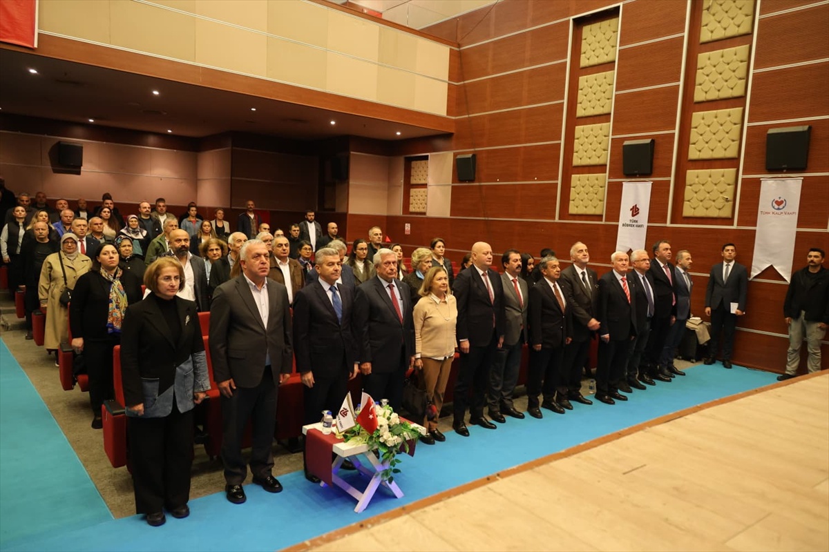 Artvin'de kalp ve böbrek sağlığı için kardiyorenal sendrom konferansı yapıldı