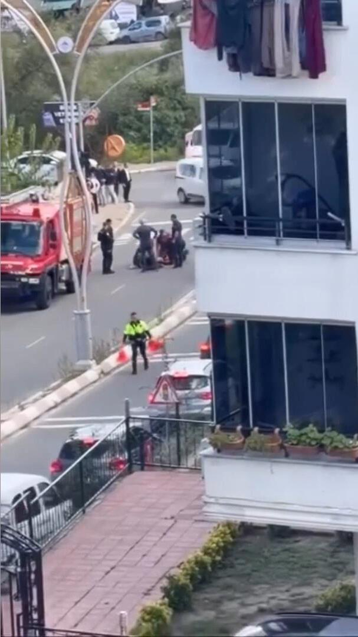 Çatalca'da yangın ihbarından dönen itfaiye aracı 11 yaşındaki çocuğu ağır yaraladı