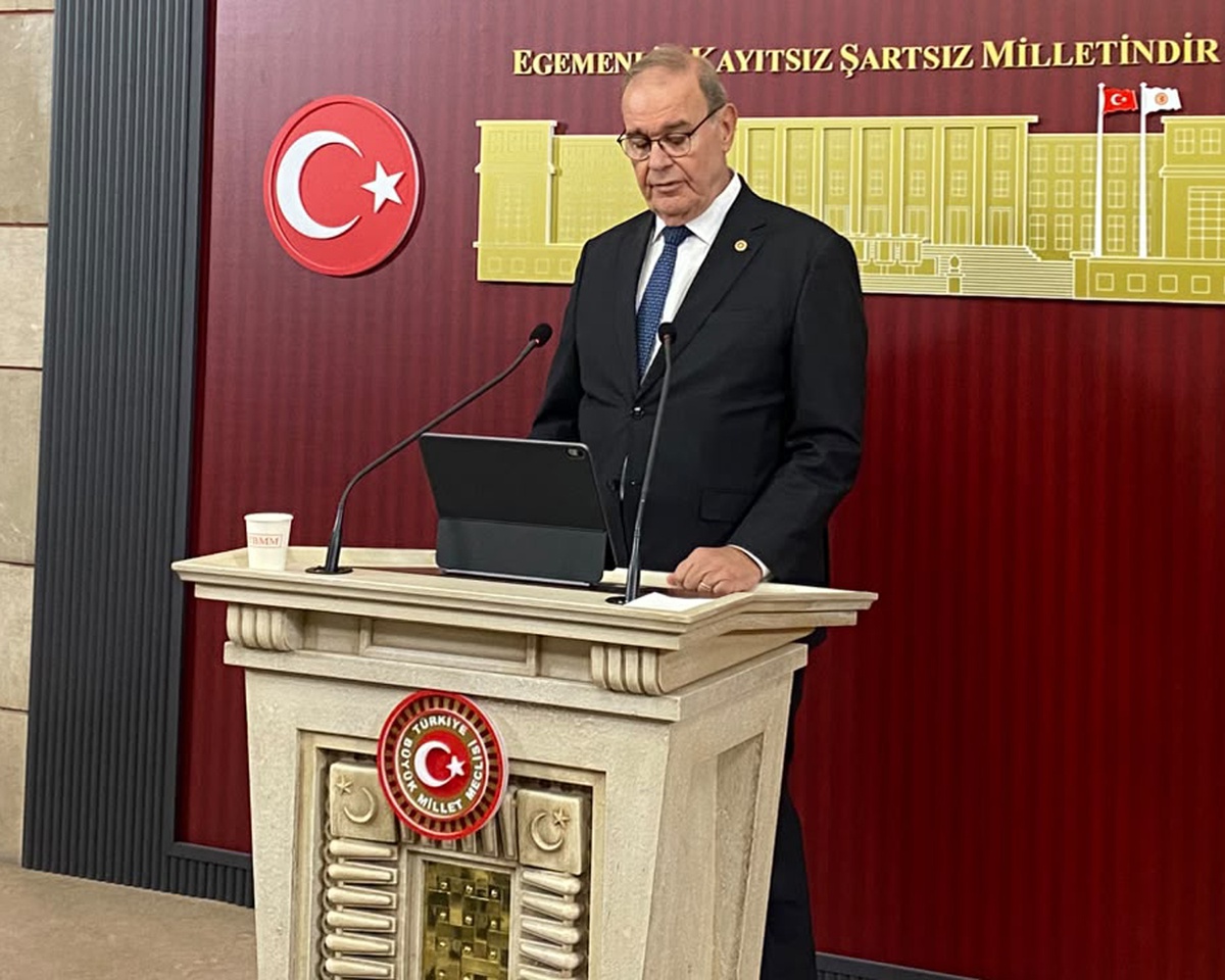 CHP'li Öztrak, Mersin Büyükşehir Başkanı Seçer'in serbest bırakılmasını istedi