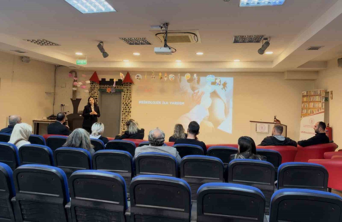 Düzce'de kültür ve turizm personeline afet psikososyal destek eğitimi verildi