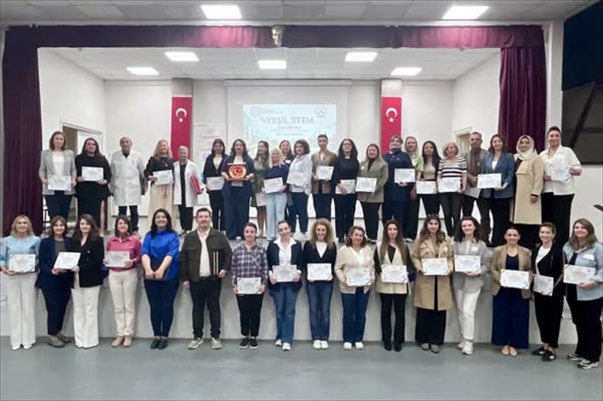Edirne'de Yeşil STEM Çalıştayı'nda 30 öğretmen Meriç kıyısında su kalitesi ölçtü
