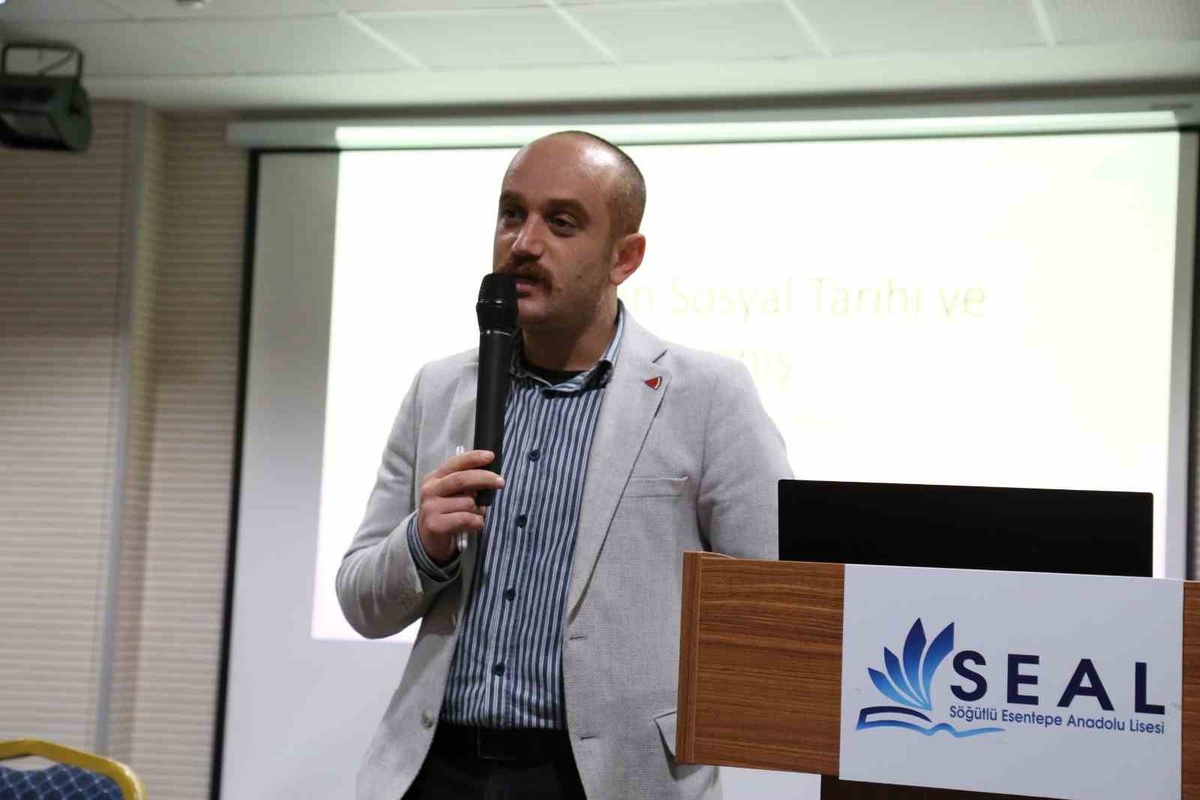Erdoğan Altun, Akçaabat'ta Filistin'de eğitimin önemini anlattı
