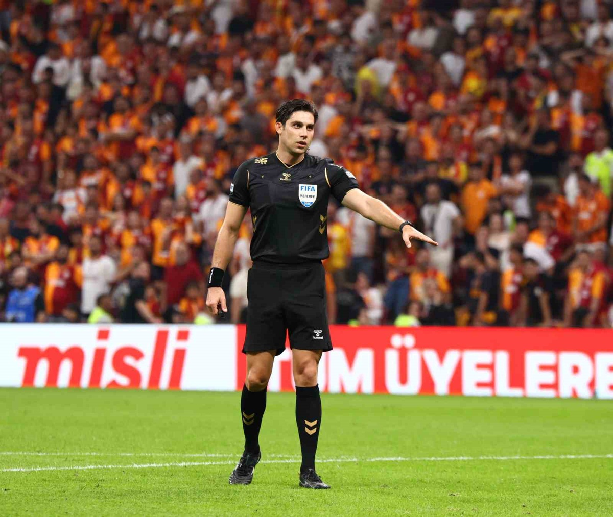 FIFA kokartlı hakem Mehmet Türkmen, Arnavutluk-San Marino maçını yönetecek