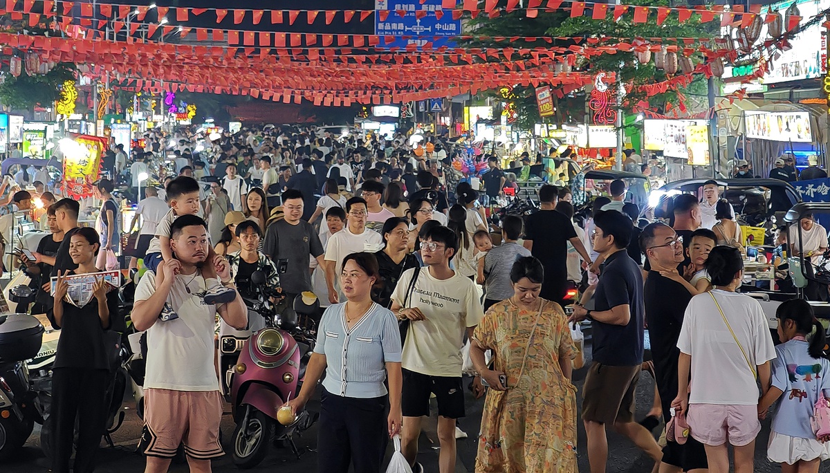 Hainan, özel gümrük sonrası ilk Ulusal Gün tatilinde farklı deneyimler sunuyor