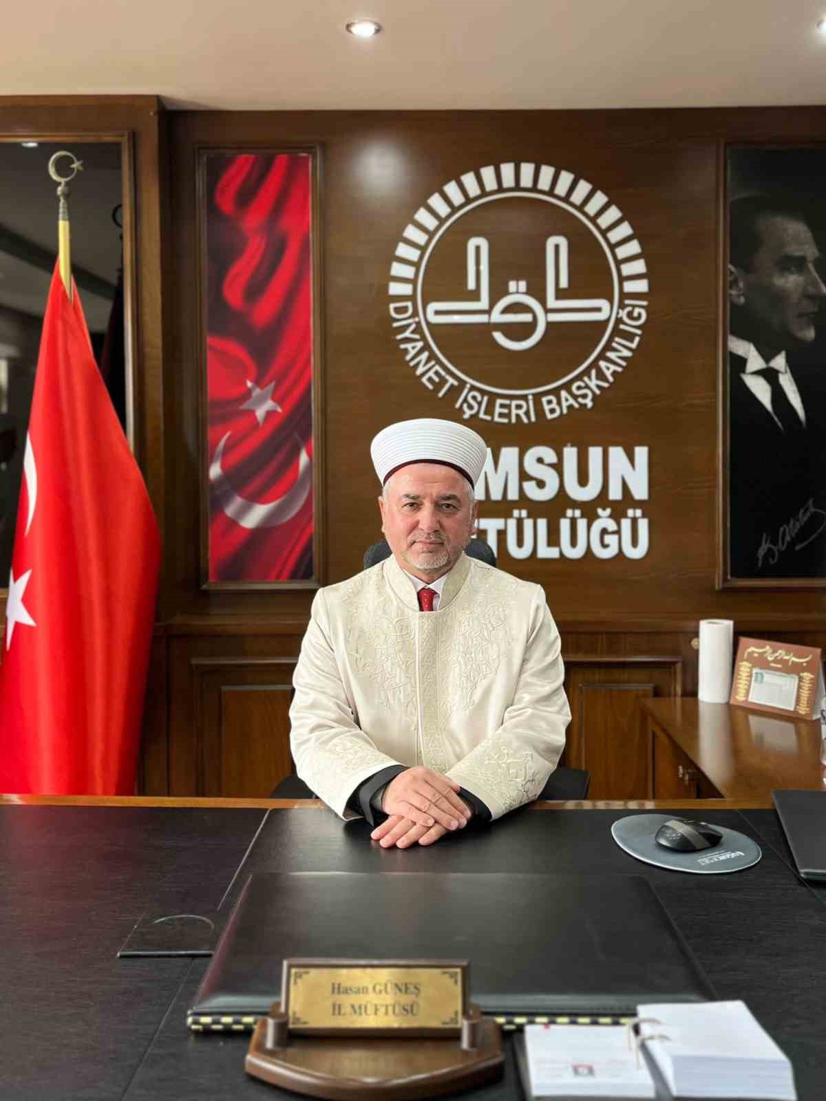 Hasan Güneş, Samsun İl Müftülüğü görevini törenle Seyfullah Çakır'dan devraldı