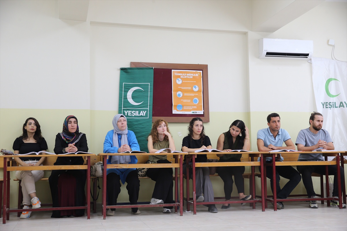 Hatay'da 1000 civarı rehber öğretmen bağımlılık eğitiminden geçirilecek