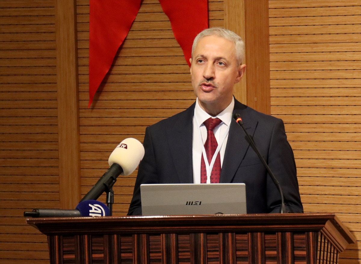 Hatay'da HMKÜ'de düzenlenen Türkiye-Özbekistan panelinde kültürel değerler ele alındı