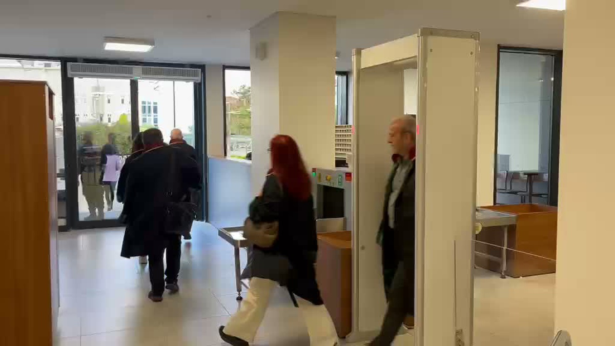 İBB Davası'nda gergin anlar! Mahkeme Başkanı, Baro Başkanı Kaboğlu'na söz vermedi, avukatlar salonu terk etti