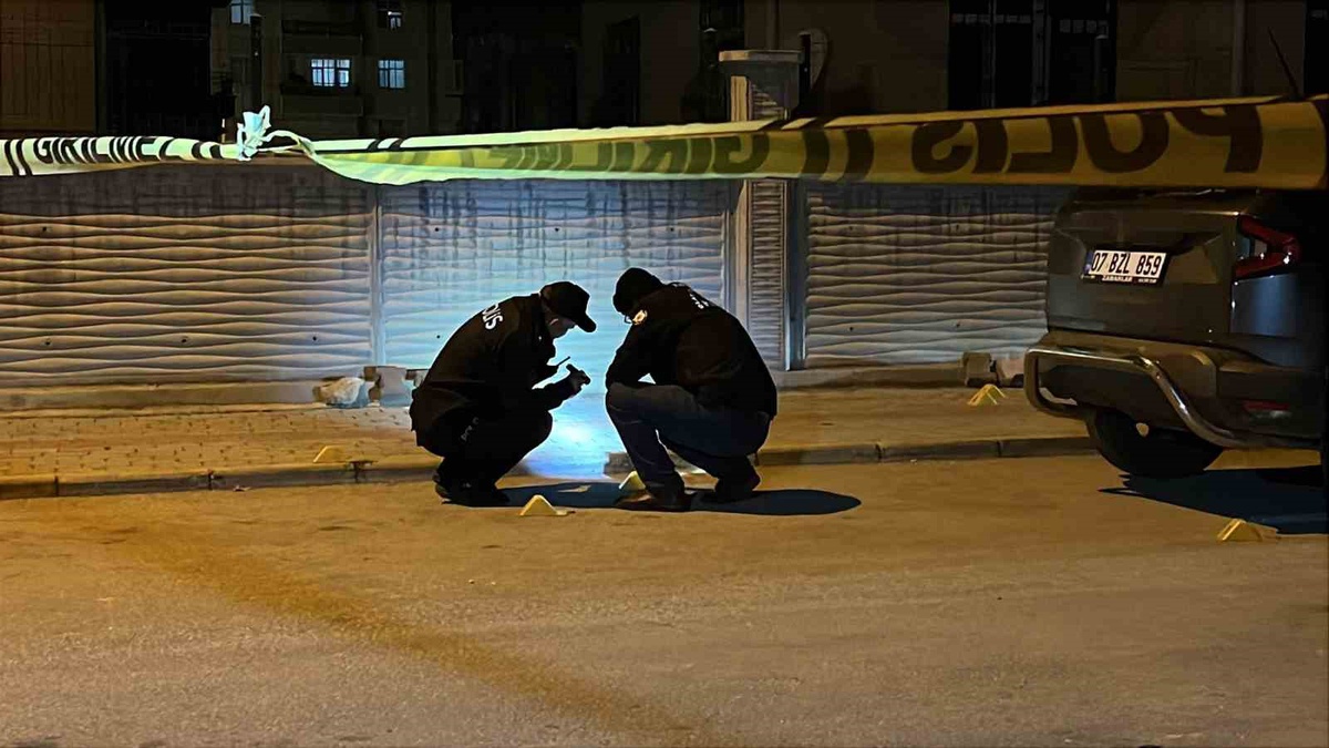 Konya'da boşanma aşamasındaki eşini sokakta vurarak öldüren koca cezaevine gönderildi