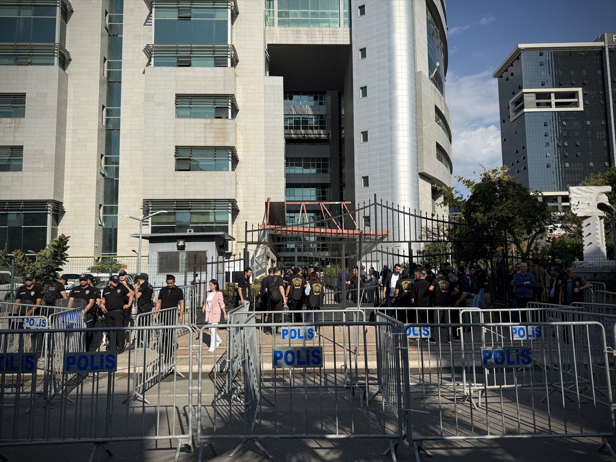 Mersin'de 3 belediye başkanı dahil 59 kişi adliyeye sevk edildi