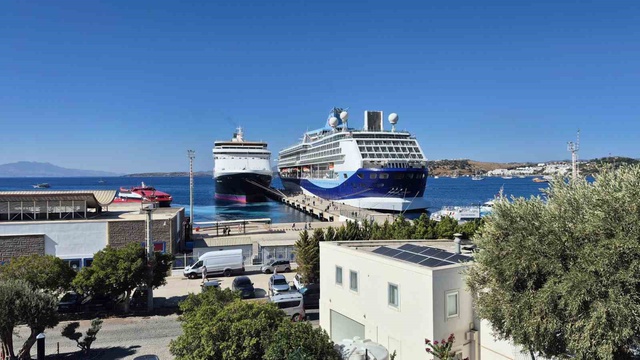 Bodrum Limanı Renaissance Kruvaziyer Gemisi