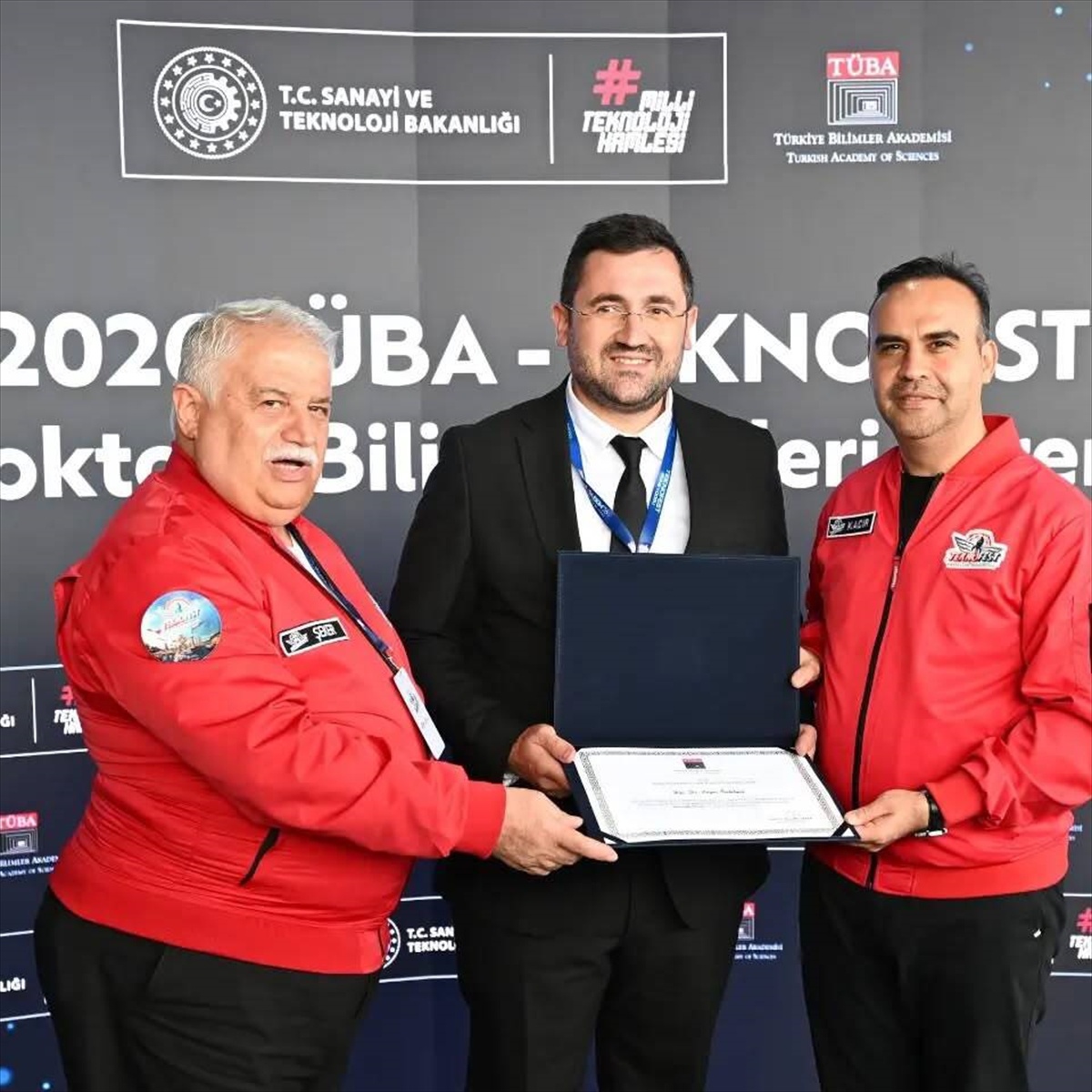 Niğde Ömer Halisdemir Üniversitesi, TEKNOFEST Güneydoğu'da 2 madalya kazandı