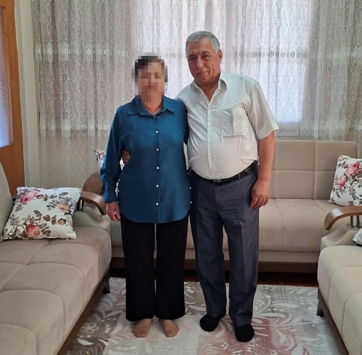 Ödemiş'te 63 yaşındaki kişi bıçakla boğazından yaralanıp öldü, eşi gözaltına alındı