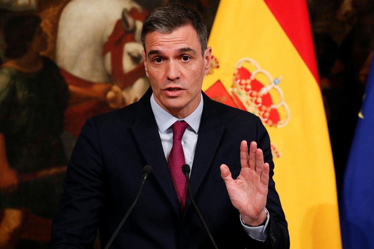 Parlamentoyu fesheden Sánchez'den konut hamlesi