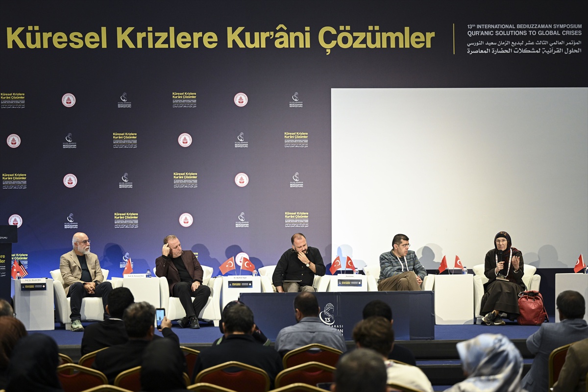 Sempozyumda Erkilet, Bediüzzaman'ın Gandhi'den önce ekonomik boykot yaptığını söyledi