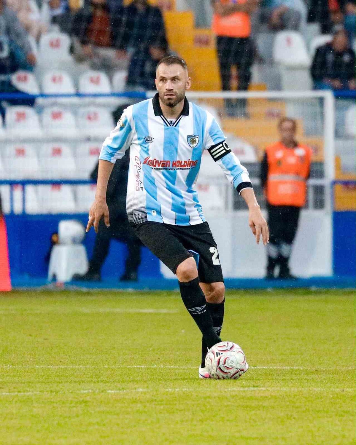 Süper Lig'de 6 haftada en yaşlı 10 futbolcunun 4'ü Erzurumspor FK'da yer alıyor