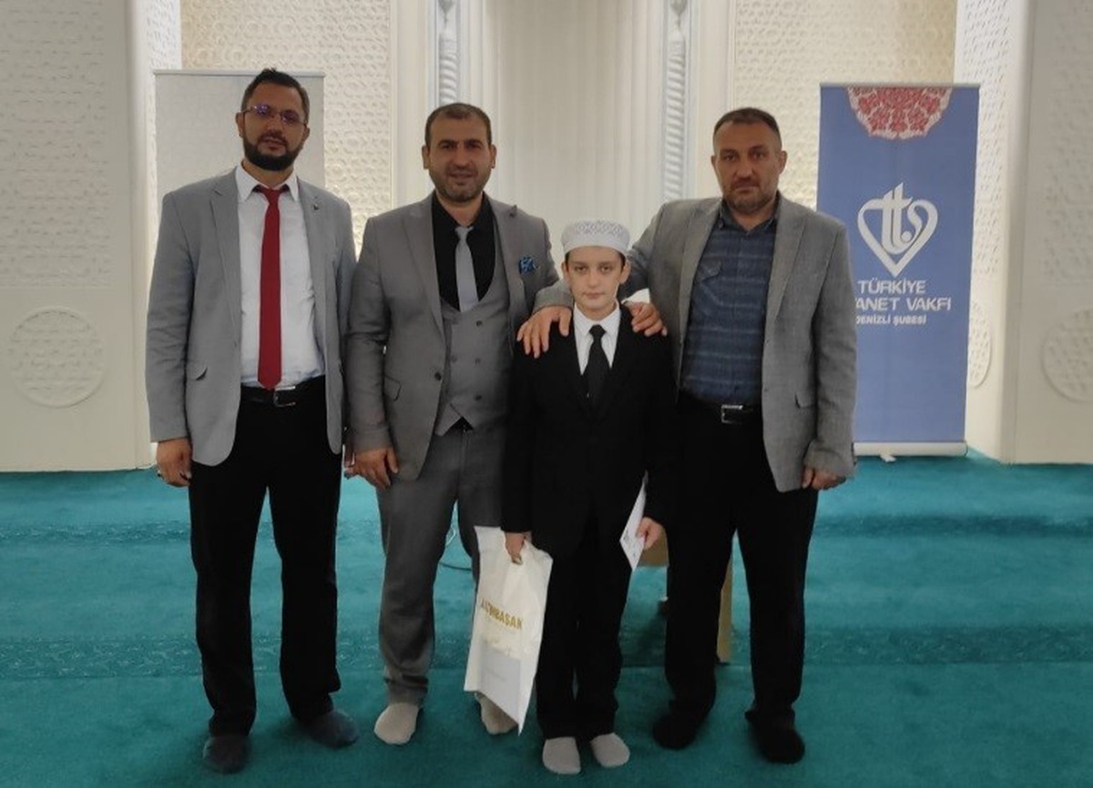 Tavşanlılı öğrenci Ölmez, Denizli'de Kur'an okuma yarışmasında bölge üçüncüsü oldu