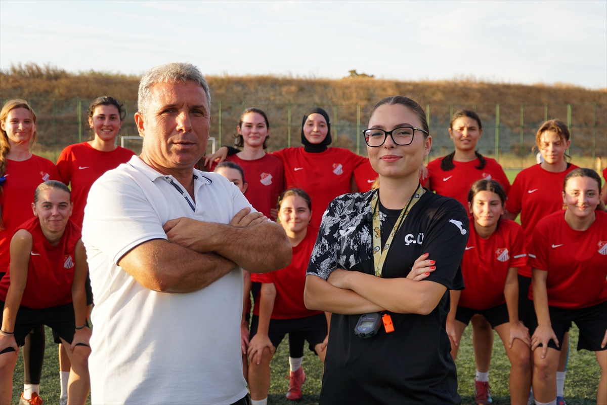 Tekirdağ'da kadın futbol takımında baba ile kızı birlikte antrenörlük yapıyor