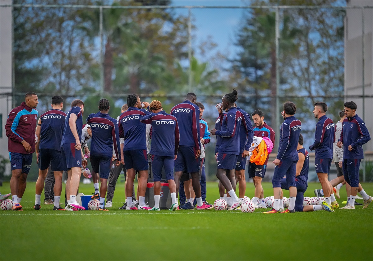 Trabzonspor, Samsunspor maçı hazırlığını sürdürdü, Reis'in doğum günü kutlandı