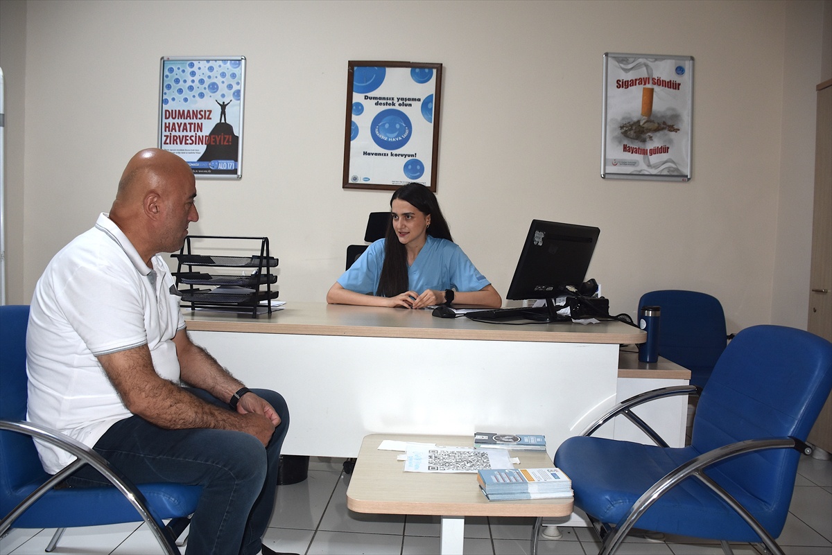 Van ve Diyarbakır'da uzman desteğiyle sigarayı bırakan iki kişi sağlığına kavuştu