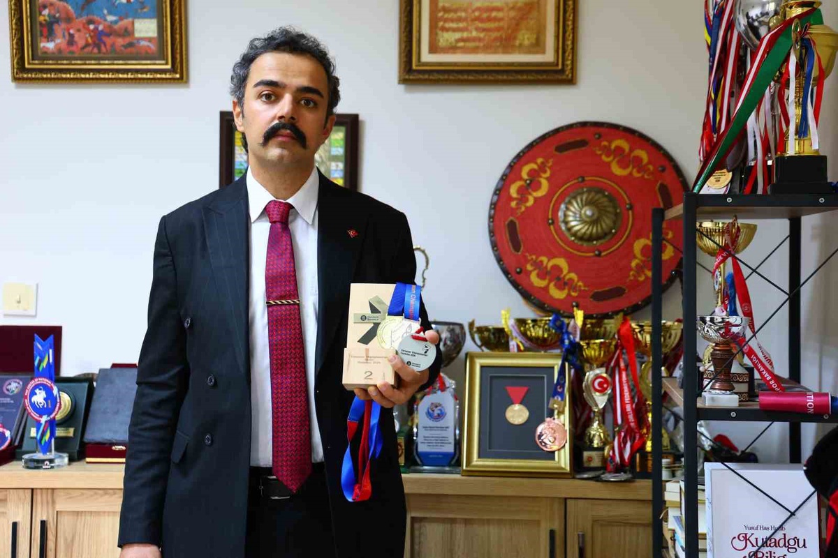 Veysel Batuhan Bay, Atlı Okçuluk Avrupa Şampiyonası'nda avcı parkurunda birinci oldu
