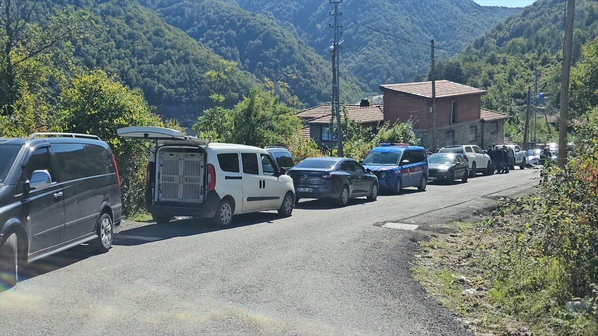 Zonguldak Kozlu'da balık avında kaybolan kişi için 60 kişilik ekip arama yapıyor