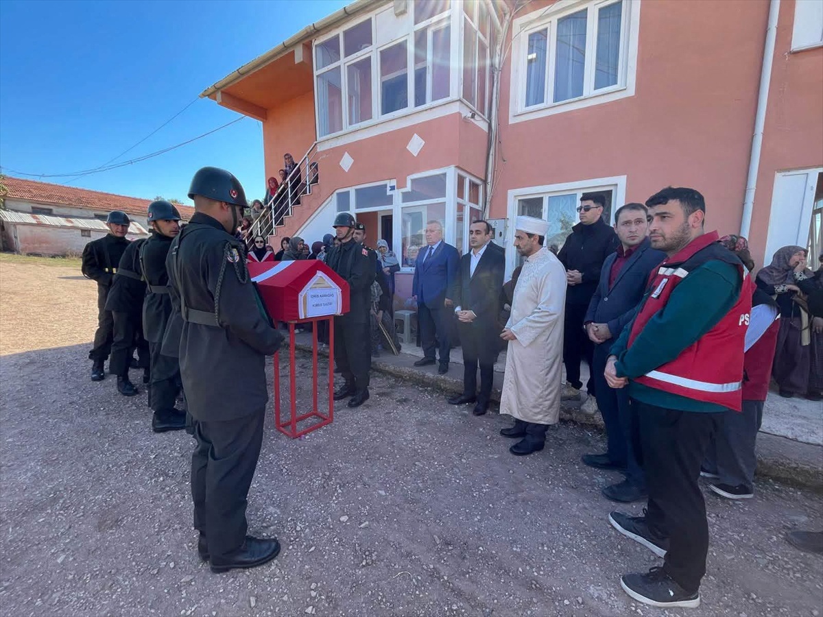 73 yaşındaki Kıbrıs gazisi İdris Karadaş, Bolu Göynük'te toprağa verildi