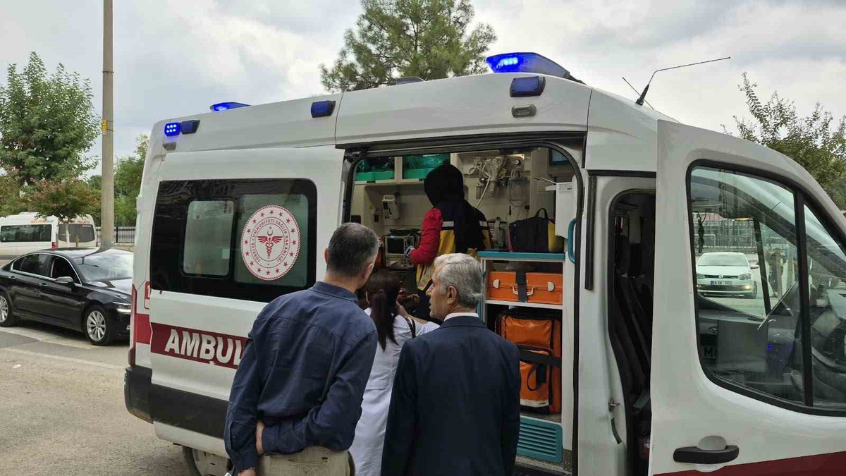 Adıyaman'da okul çıkışı motosikletin çarptığı 12 yaşındaki öğrenci yaralandı