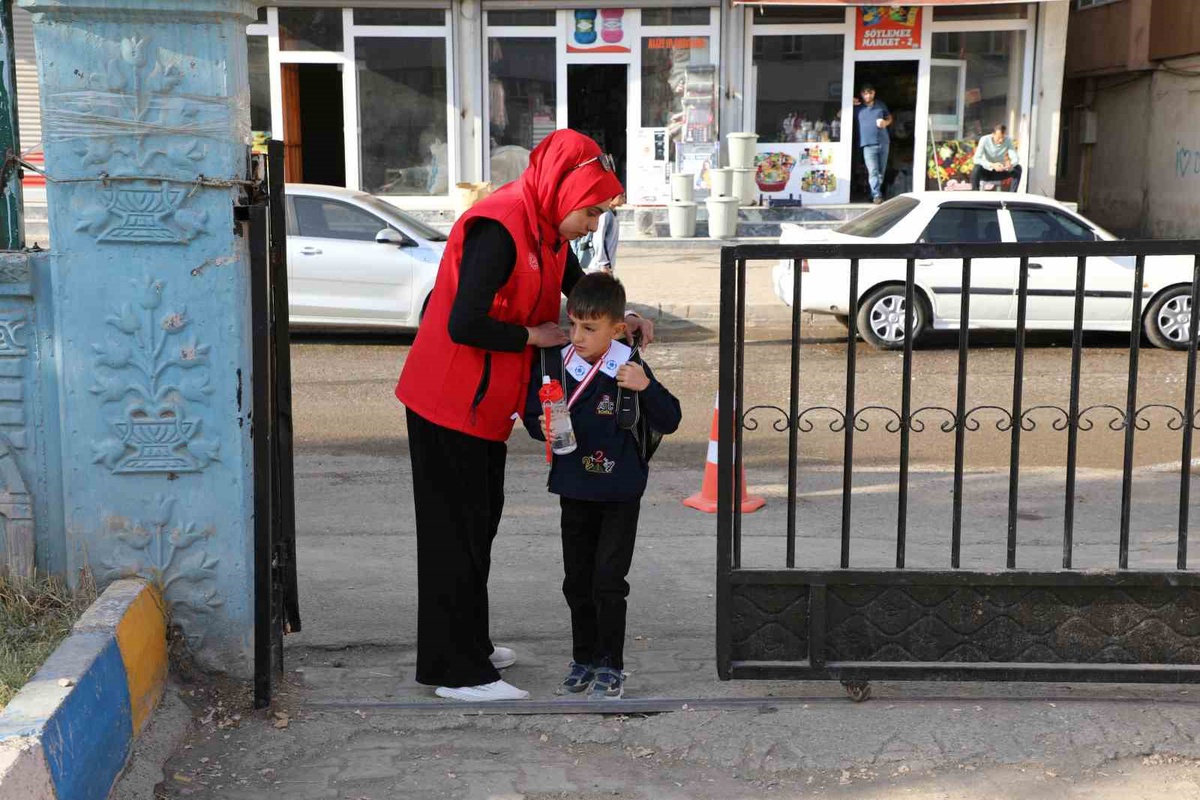 Ağrı’da TYP kapsamında 409 okul bahçe görevlisi görev yapmaya başladı