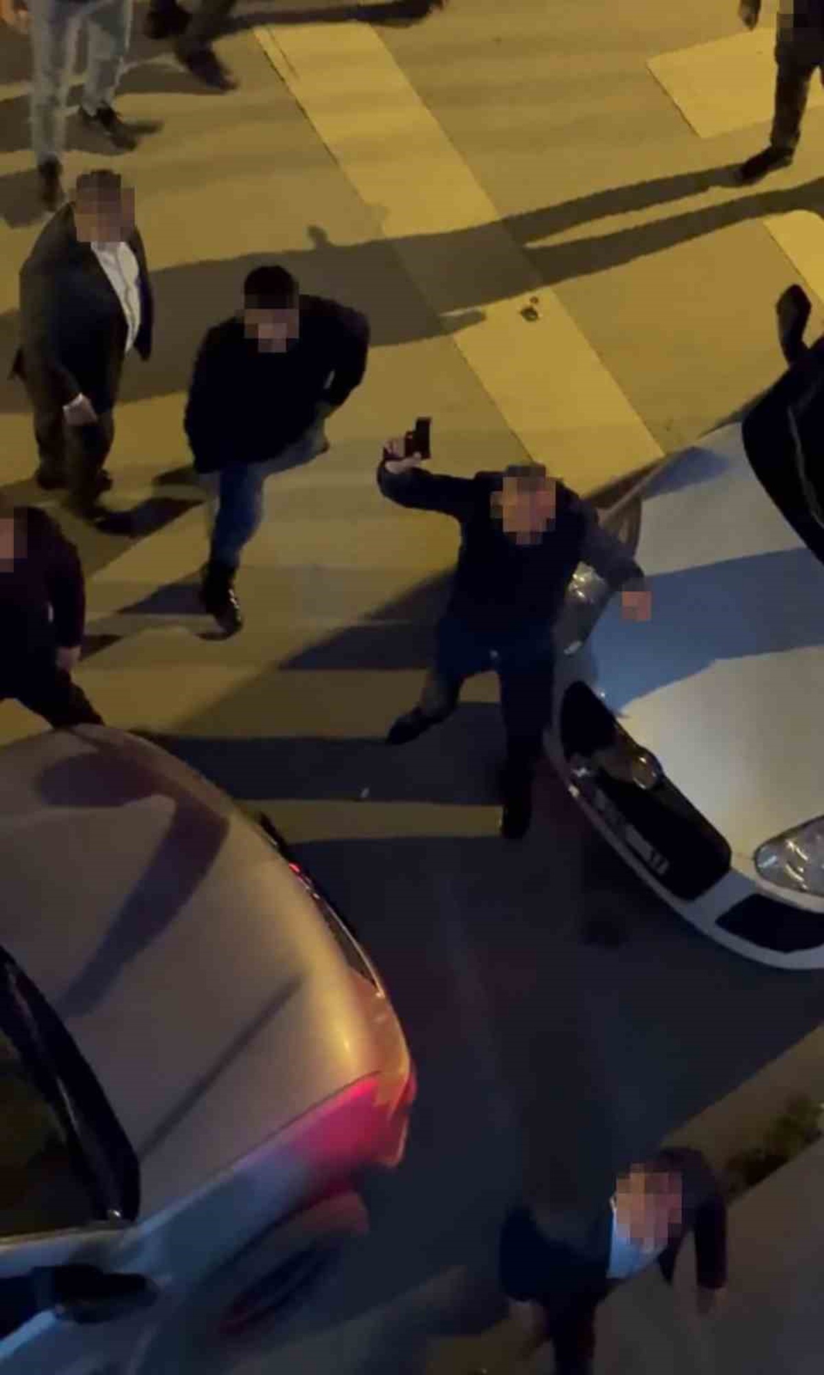 Ankara Çubuk'ta ev baskını iddiası, araçlar kurşunlandı iddiası, gözaltılar var