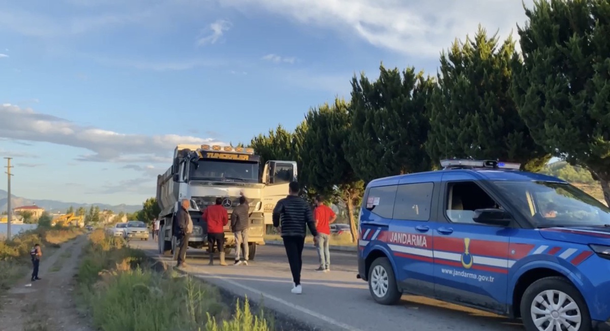 Antalya Gazipaşa'da kamyona 5 el ateş edildi, 1 kişi yaralandı