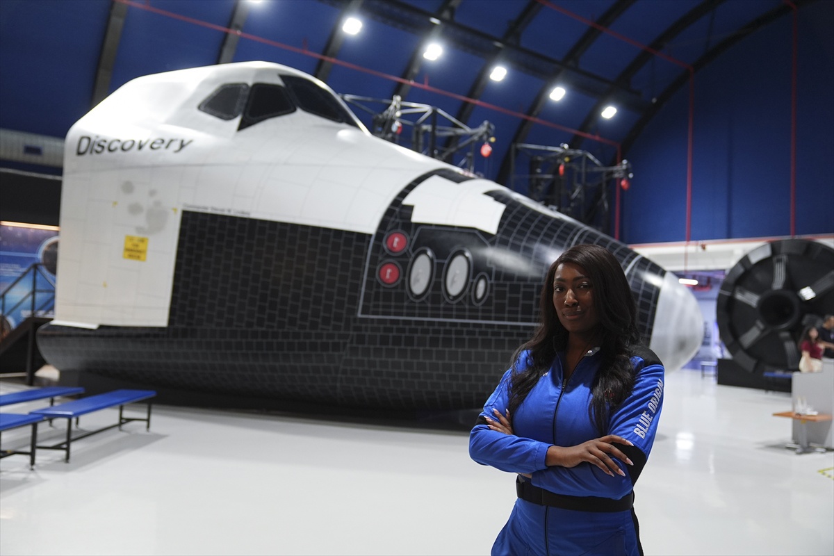 Astronot Aisha Bowe, İzmir'deki Uzay Kampı Türkiye'de öğrencilerle buluştu